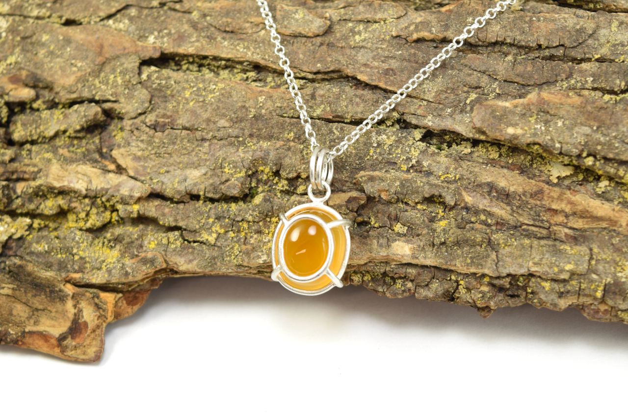 Carnelian Oval Bulkhead Light Necklace (2).png