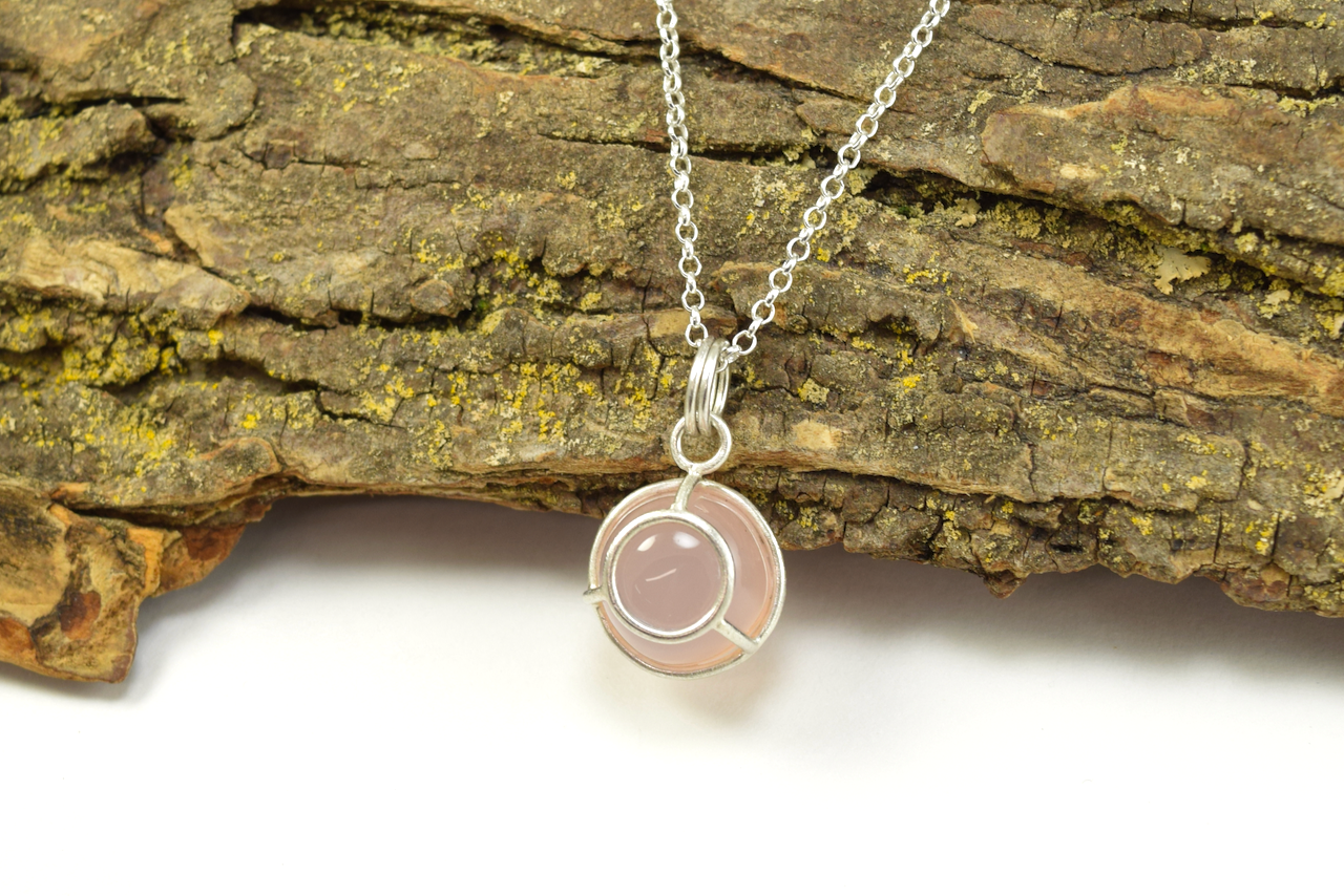 Pink Chalcedony Round Bulkhead Light Necklace (5).png