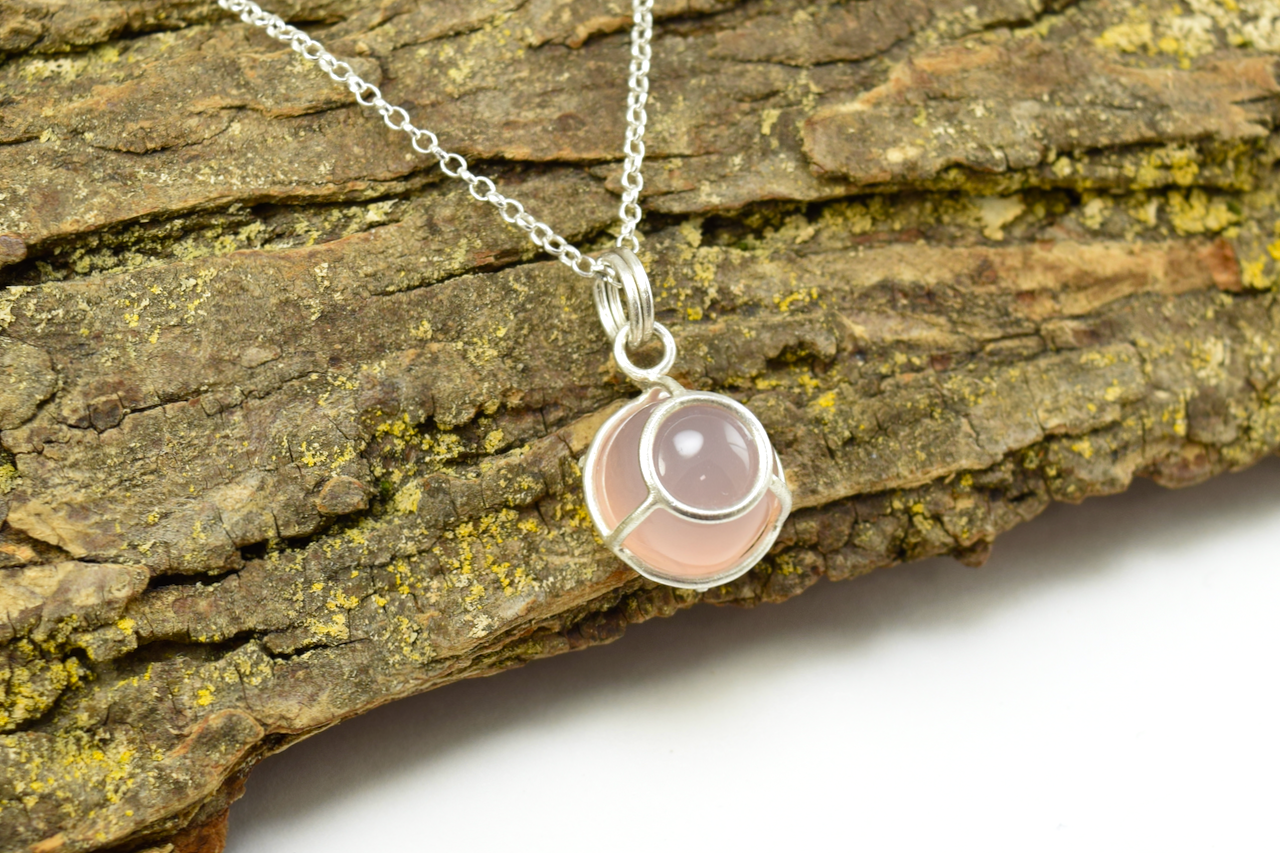 Pink Chalcedony Round Bulkhead Light Necklace (2).png