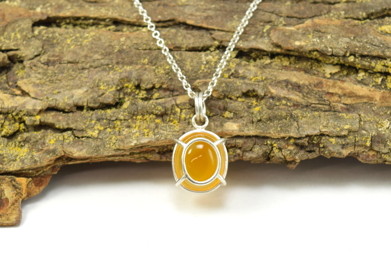 Carnelian Oval Bulkhead Light Necklace (5).png