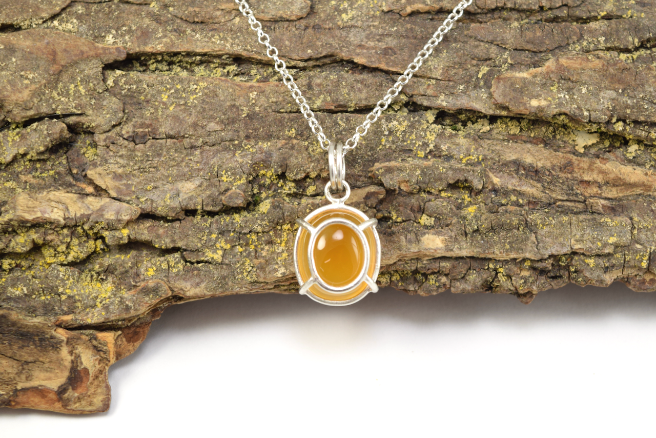 Carnelian Oval Bulkhead Light Necklace (1).png