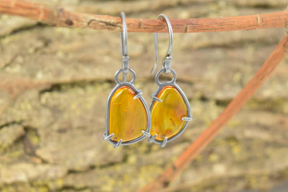 Baltic Insect Amber Earrings - Drops