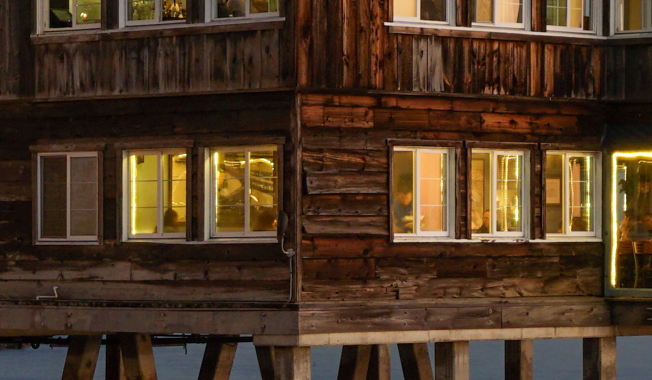 100% crop showing how sharp the kit lens can be in its sweet spot. Click to enlarge