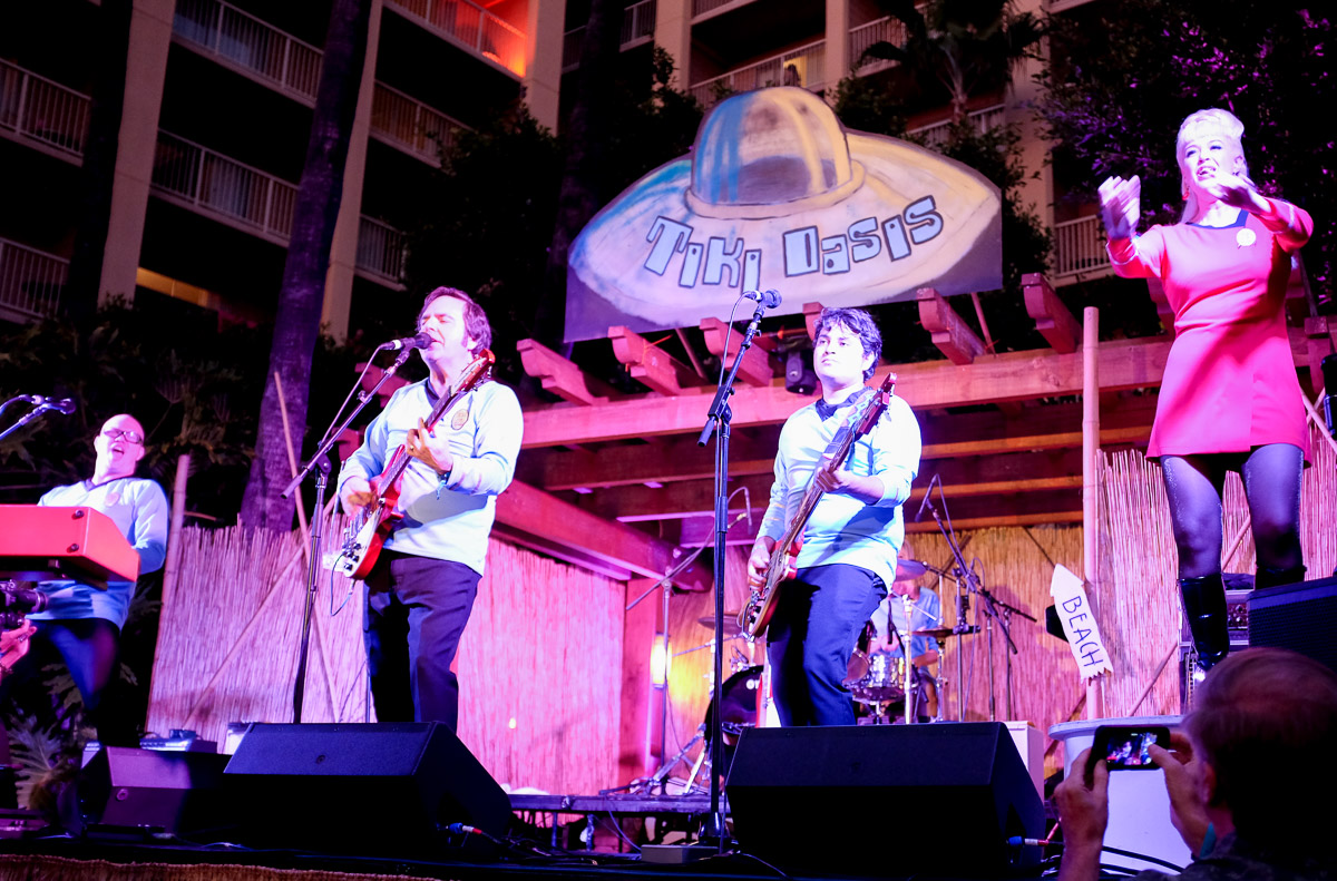 Is that band wearing...yes! Star Trek uniforms! 