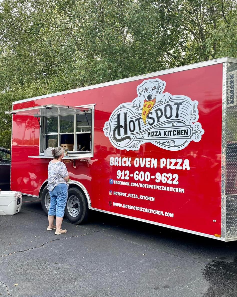 Mark your calendars for pizza 🍕 night with Hot-Spot Pizza Kitchen!! 

3/13 from 4:30-7:30! Invite a friend to join you for pizza and Wednesday church! 

#newliferh #pizza #hotspotpizza