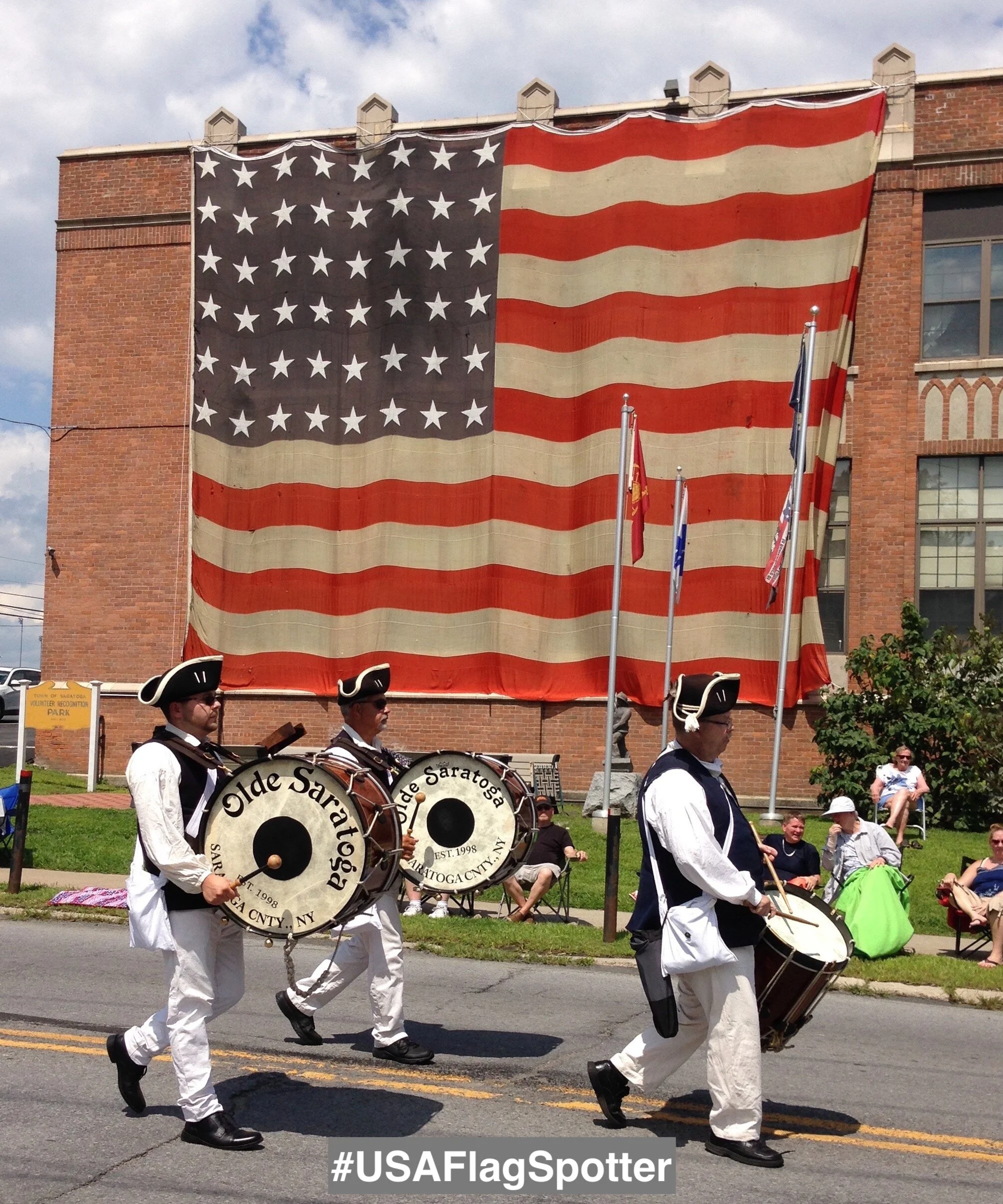 USAflagSpotter_PhotoContest_OldeSaratoga_parade.jpeg