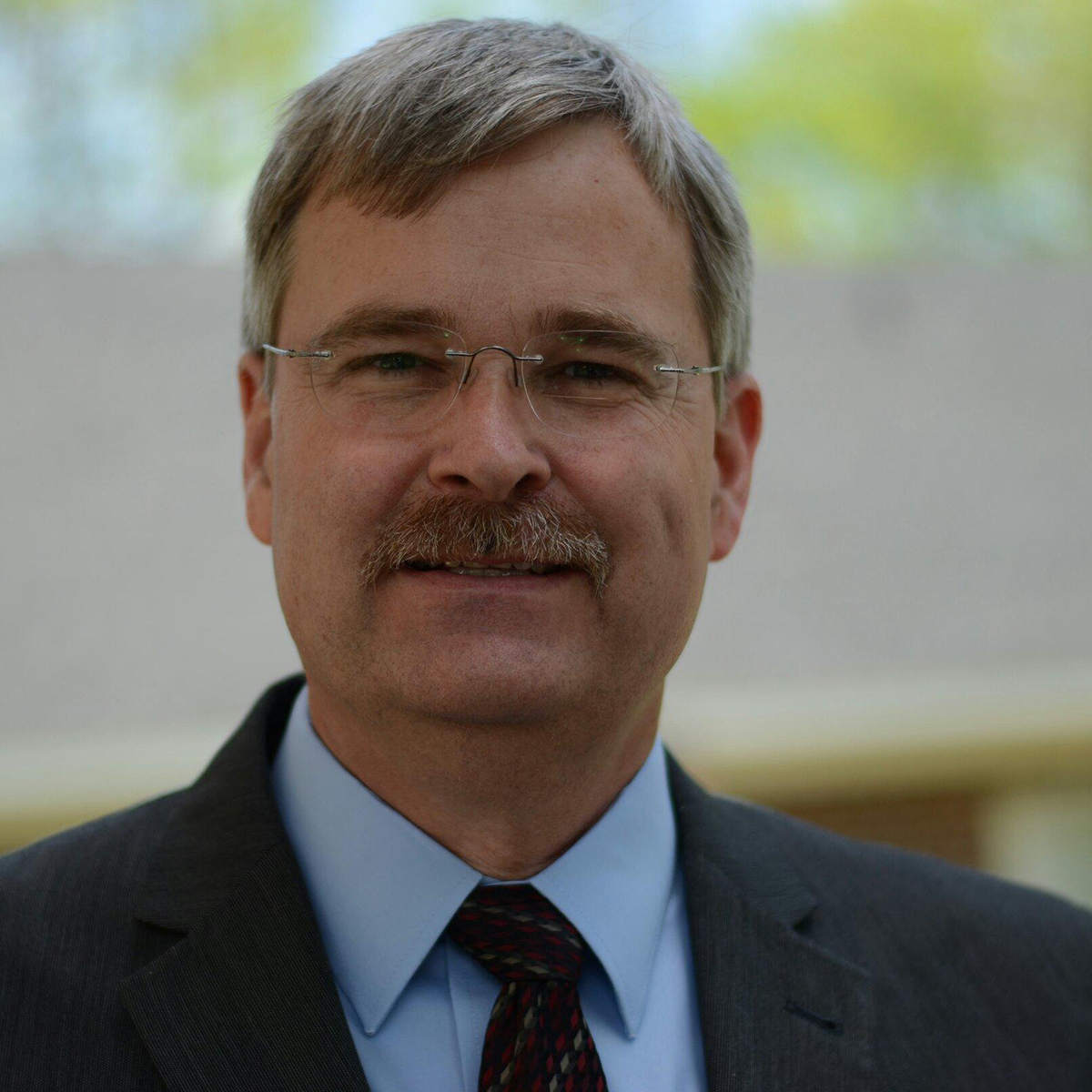 Dwight Davis (head elder)