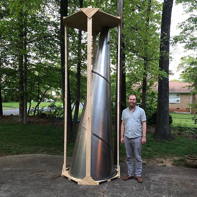 It&rsquo;s gone vertical. #publicart #familiarworkshop #toddstewartstudio  #sculpture #sculptcha #reluctantpose