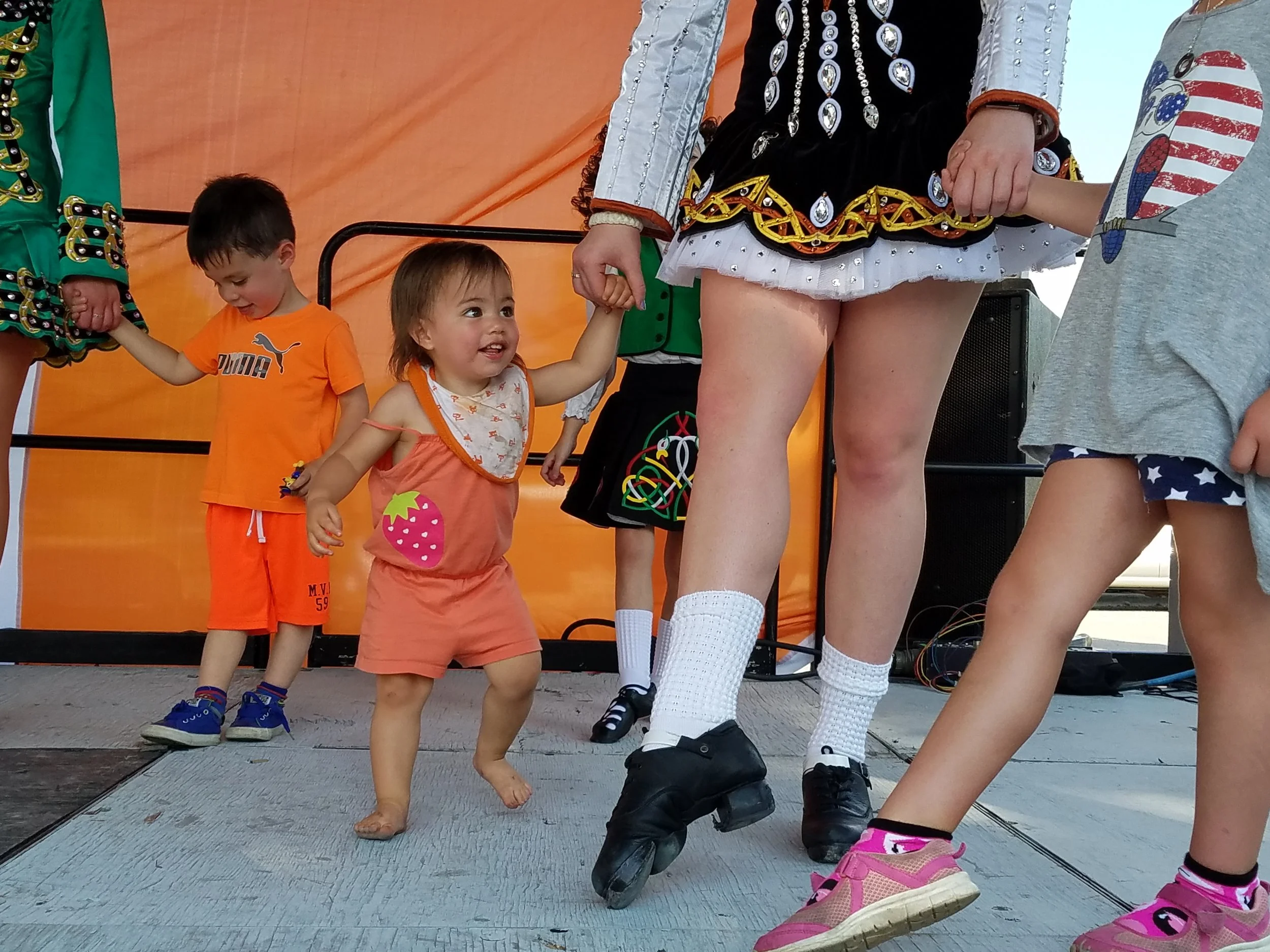 Long Grove Irish Days. The free Irish dance lessons were a huge hit with my tiny Irish dancers. 