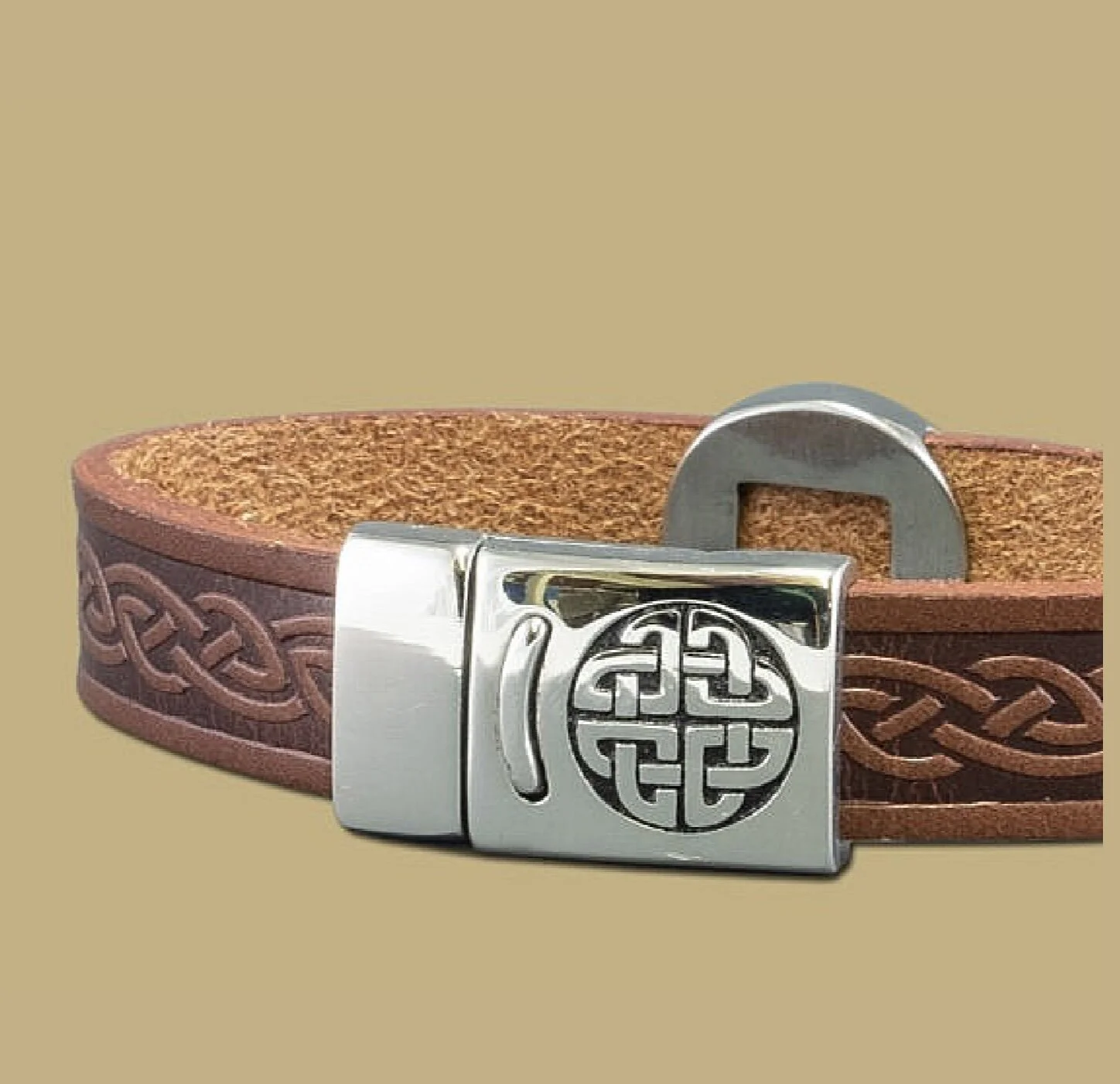 99BD5E2B-4BFF-4017-9D9C-BB003A16D460