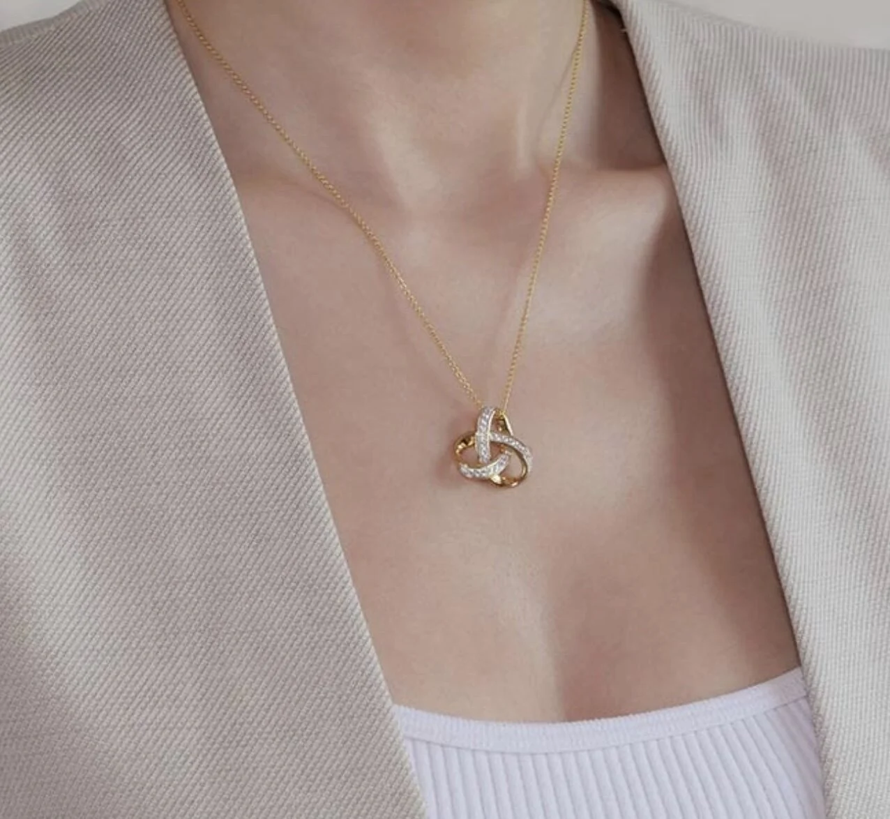 DFBE1979-B3FD-475F-8704-1C14FD86DB3F