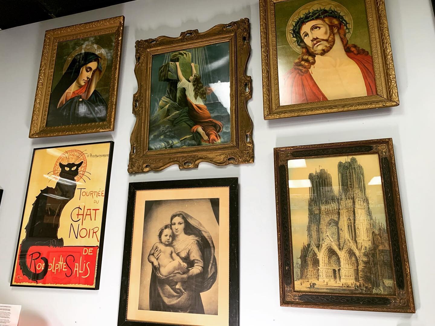 Some of my favorite consignment store finds. #consignment #oldassartwork #rockofages #madonnadisansisto #madonna #chatnoir #mary #jesus #religiousart #coolshit #vintageframes #vintagelithograph