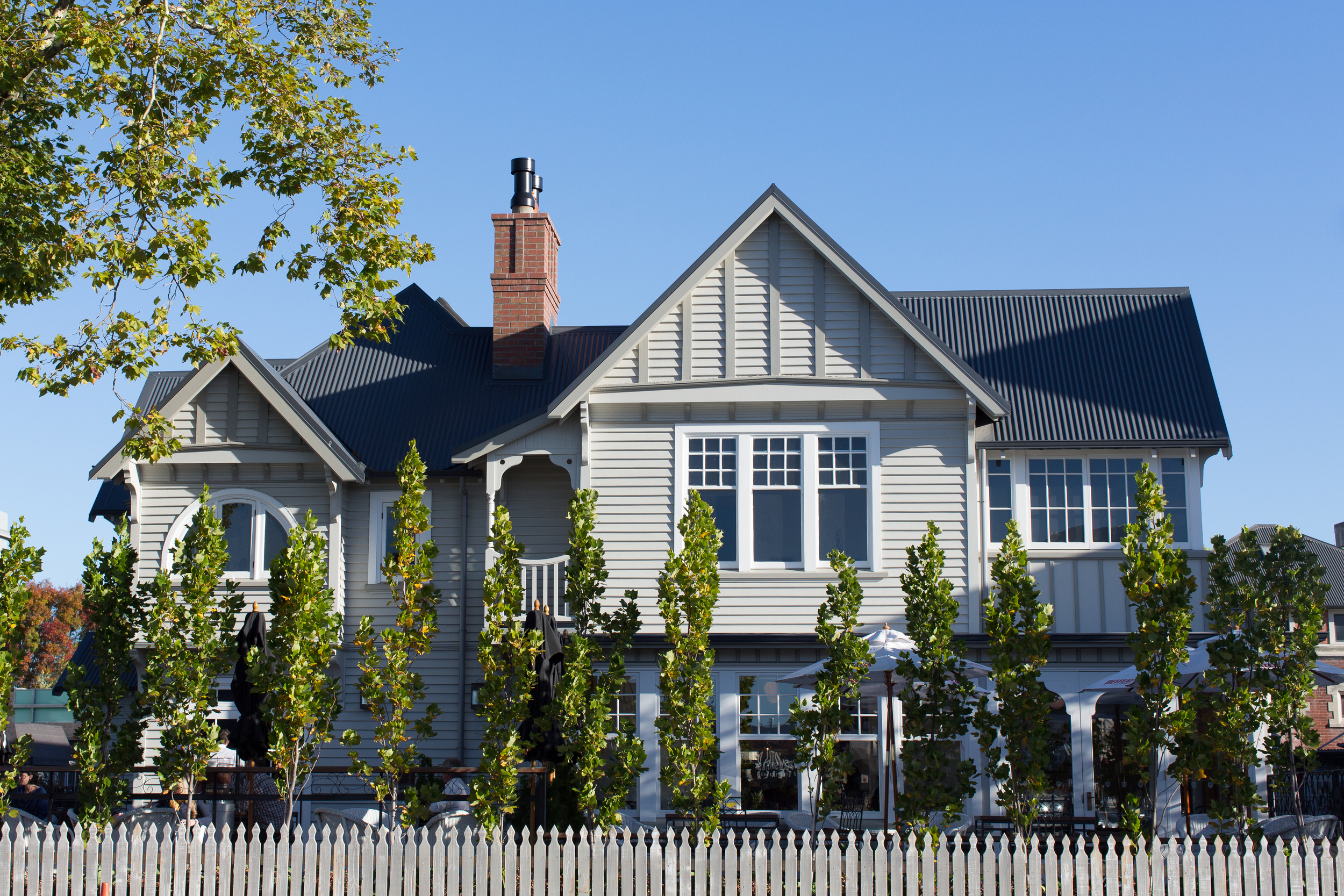 Harlequin Public House