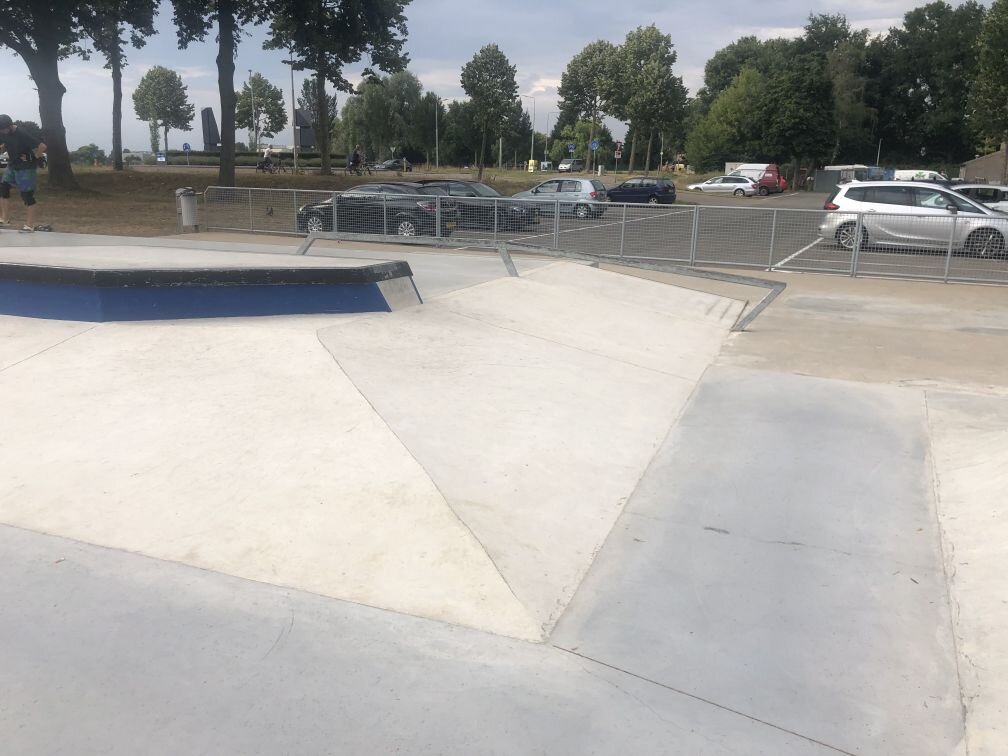 Skatepark Roermond Hip.jpg