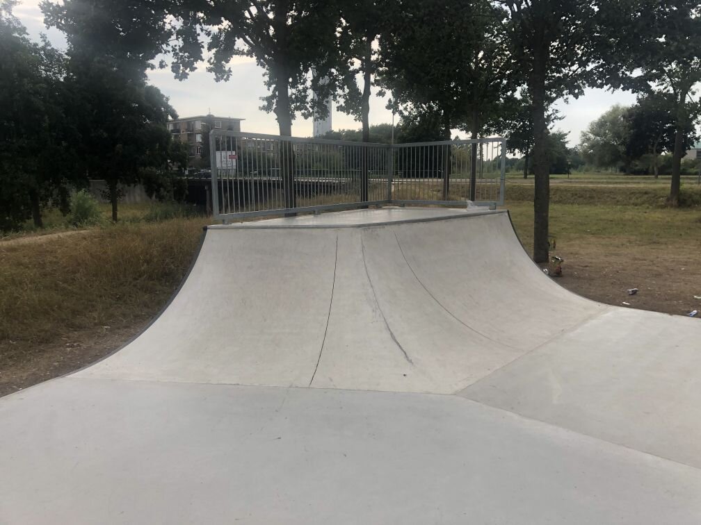 Skatepark Roermond Quarterpipe.jpg