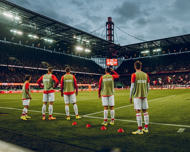 Ratlos in Seattle. 
#k&ouml;ln #fc #effzeh #bundesliga #hajodreesphotography #leica #leicaq #warmup #rheinenergiestadion #spieltag #schonwiedernullpunkte #m&uuml;ngersdorferstadion #infront #jobtime #reportage