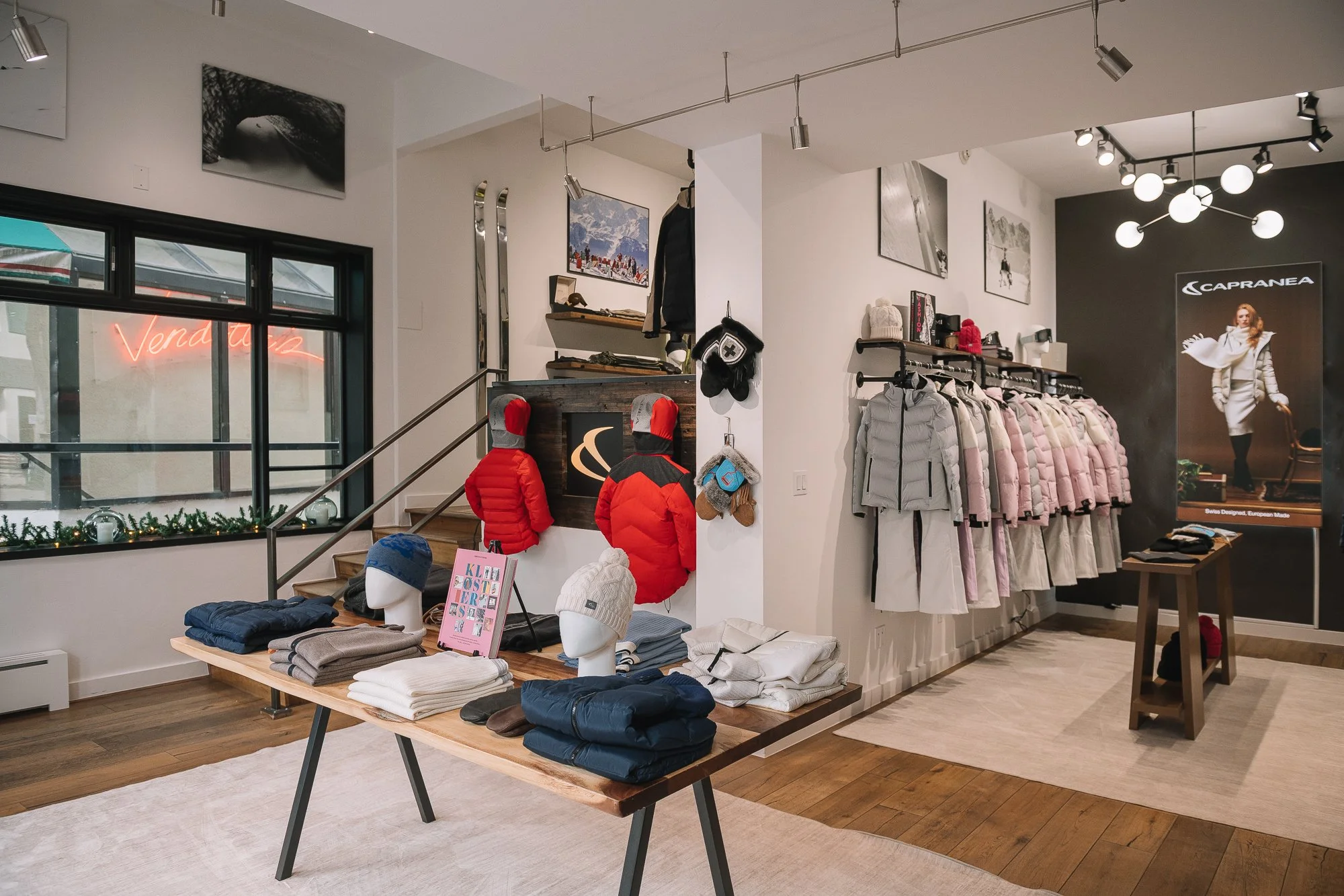 122025-CapraneaDAHU-BridgeStStores-13-2000px_L.jpg
