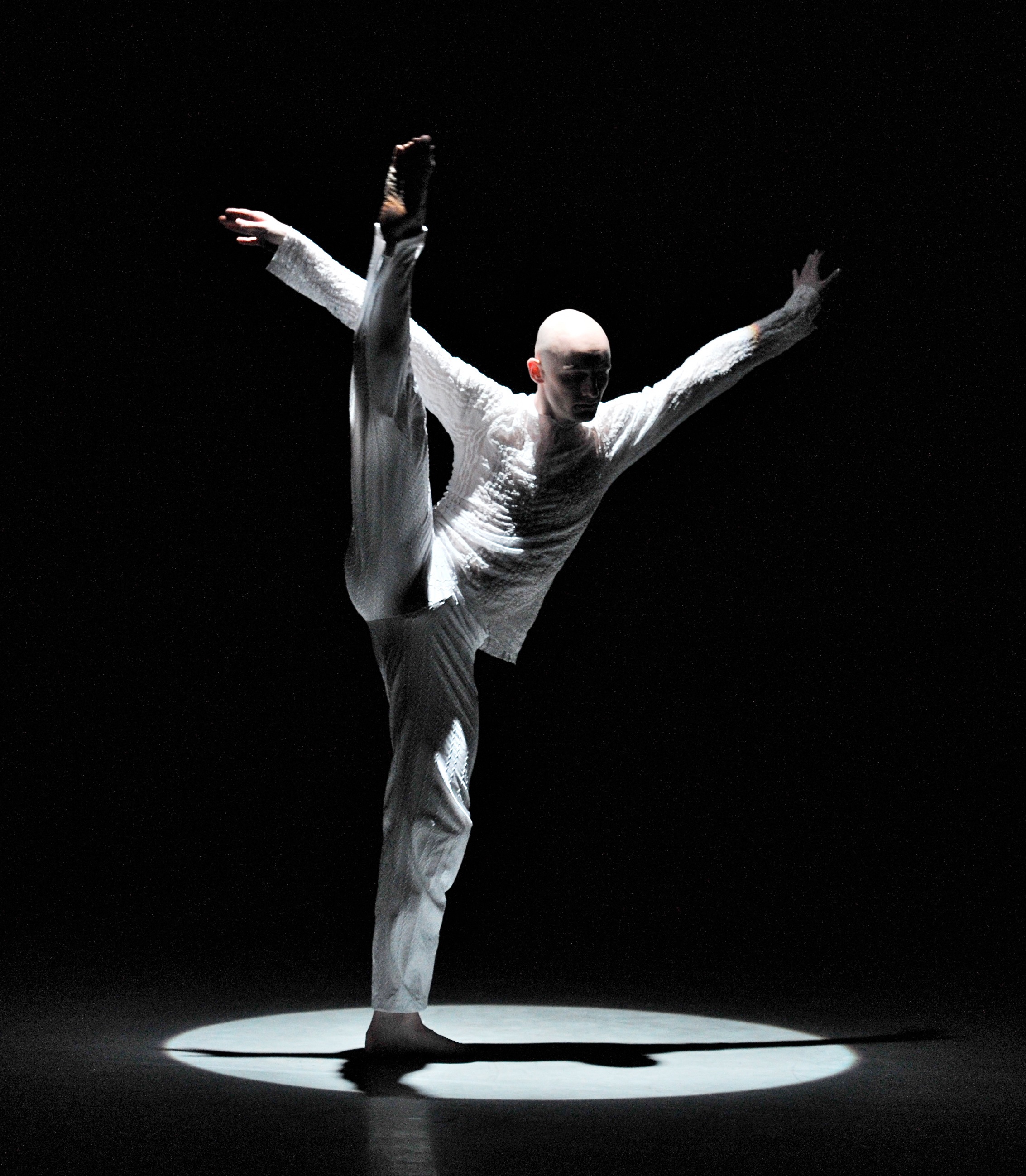 Photo-credit: Phoenix Dance Theatre, Copyright: Brian Slater