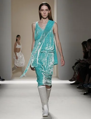 Victoria Beckham Spring '17. Crushed velvet and Go-go inspired boots. 
