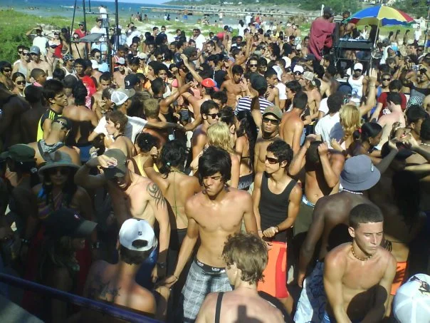 A crowd of Cuban EDM fans at Rotilla (photo courtesy of Diddier Santos)
