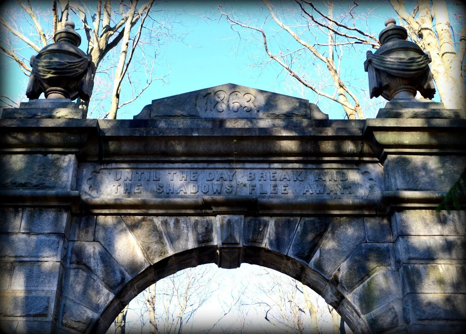 Oak Hill Cemetery: Artists, Painters, and Ancient Trees