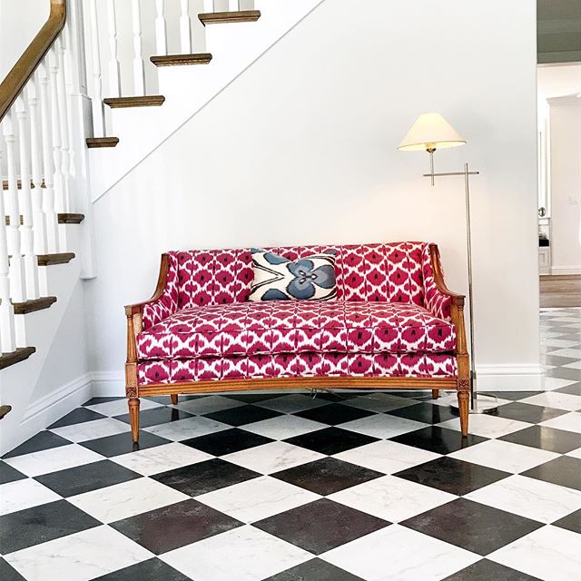 Vintage Henredon settee newly upholstered in @madelineweinrib fabric on @exquisitesurfaces custom flooring at #projectbrittanymeadows