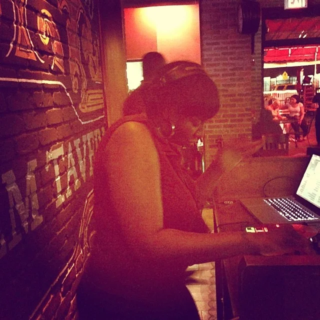 djing 2.jpg