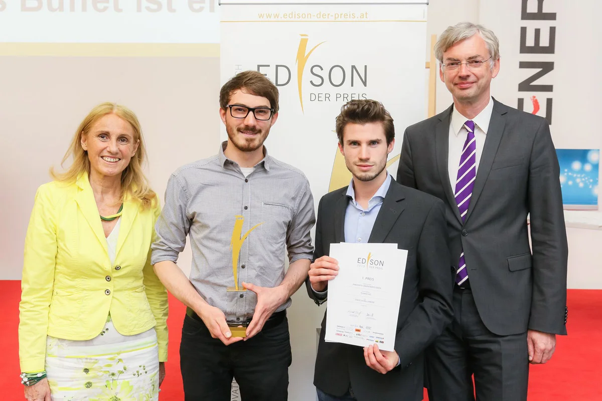 copyright Stefan Rumersdorfer / Edison - der Preis v.l.n.r.: Wirtschaftsstadträtin Susanne Wegscheider, TeamEcho-Mitgründer Markus Koblmüller, TeamEcho-Mitgründer David Schellander, Wirtschaftslandesrat Michael Strugl