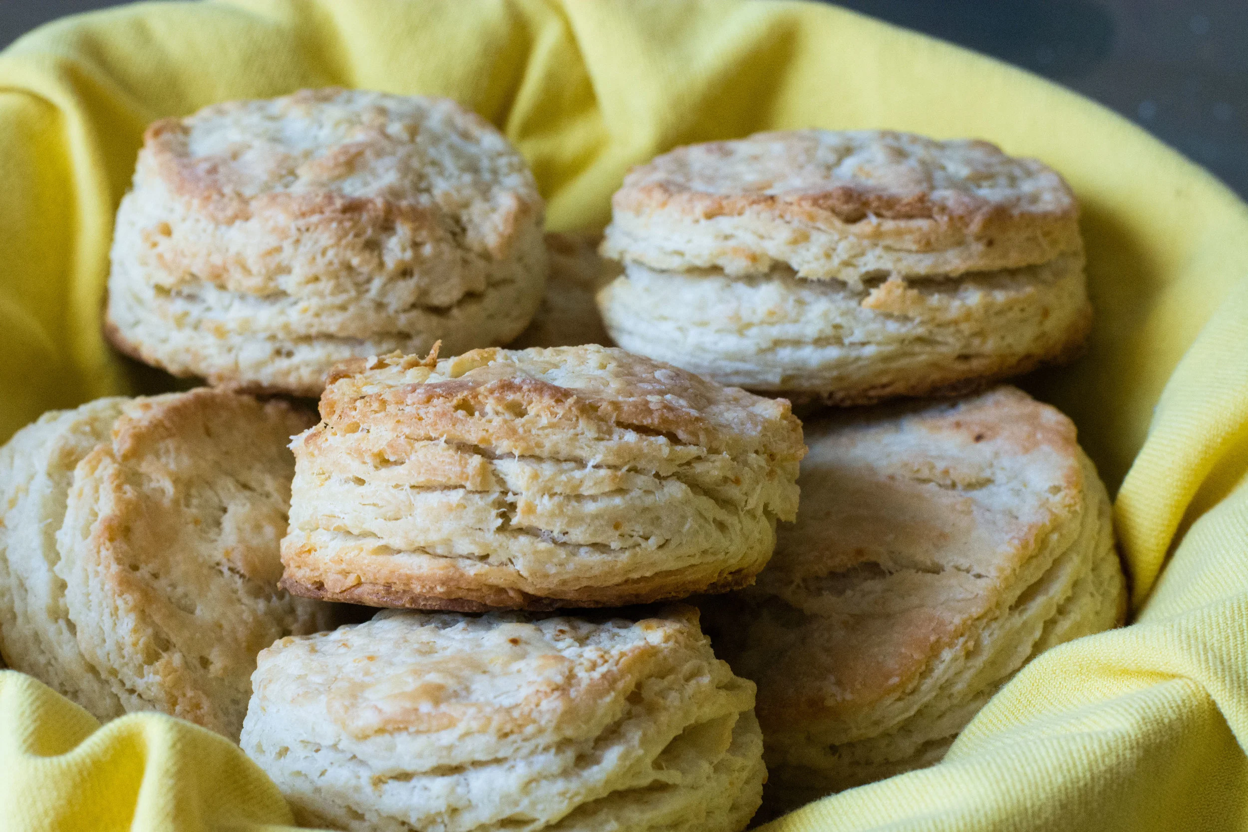Mama loves besh biscuits