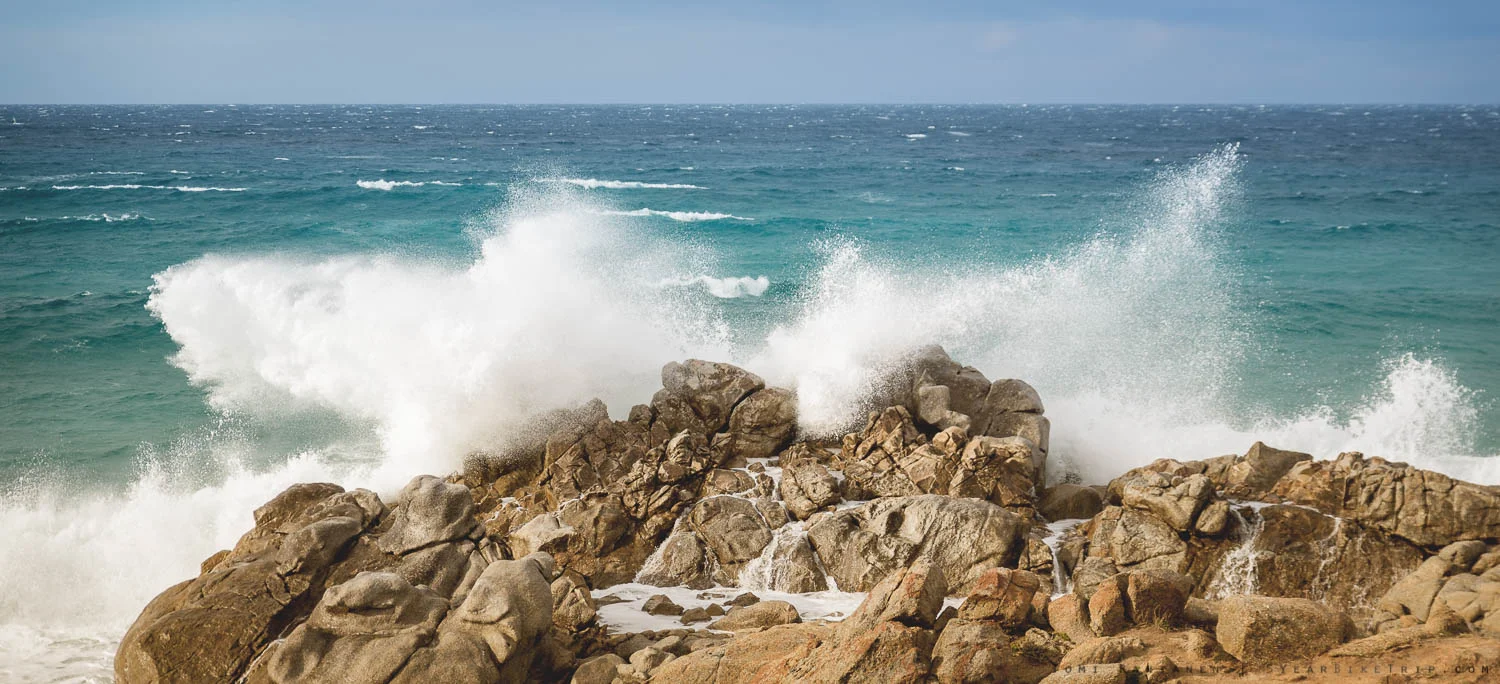 Without anything for scale, the waves and rocks don't look very big, but they were HUGE.