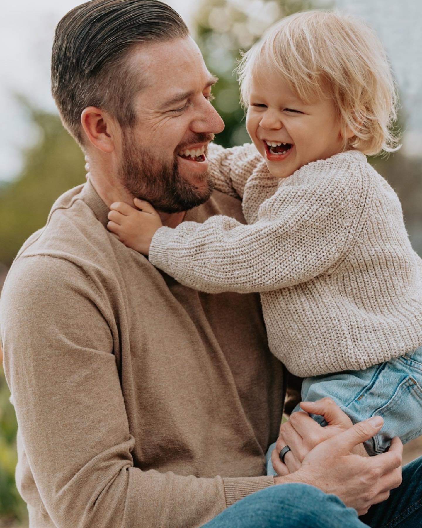 Spring Minis are back! Kicked off this season with the cutest family shoot for the Foltz family ❤️ my next mini session date is June 2nd! Don&rsquo;t miss it!
.
.
.

.

.
.

#familyphotography  #familyphotographer #photography #coloradophotography #c