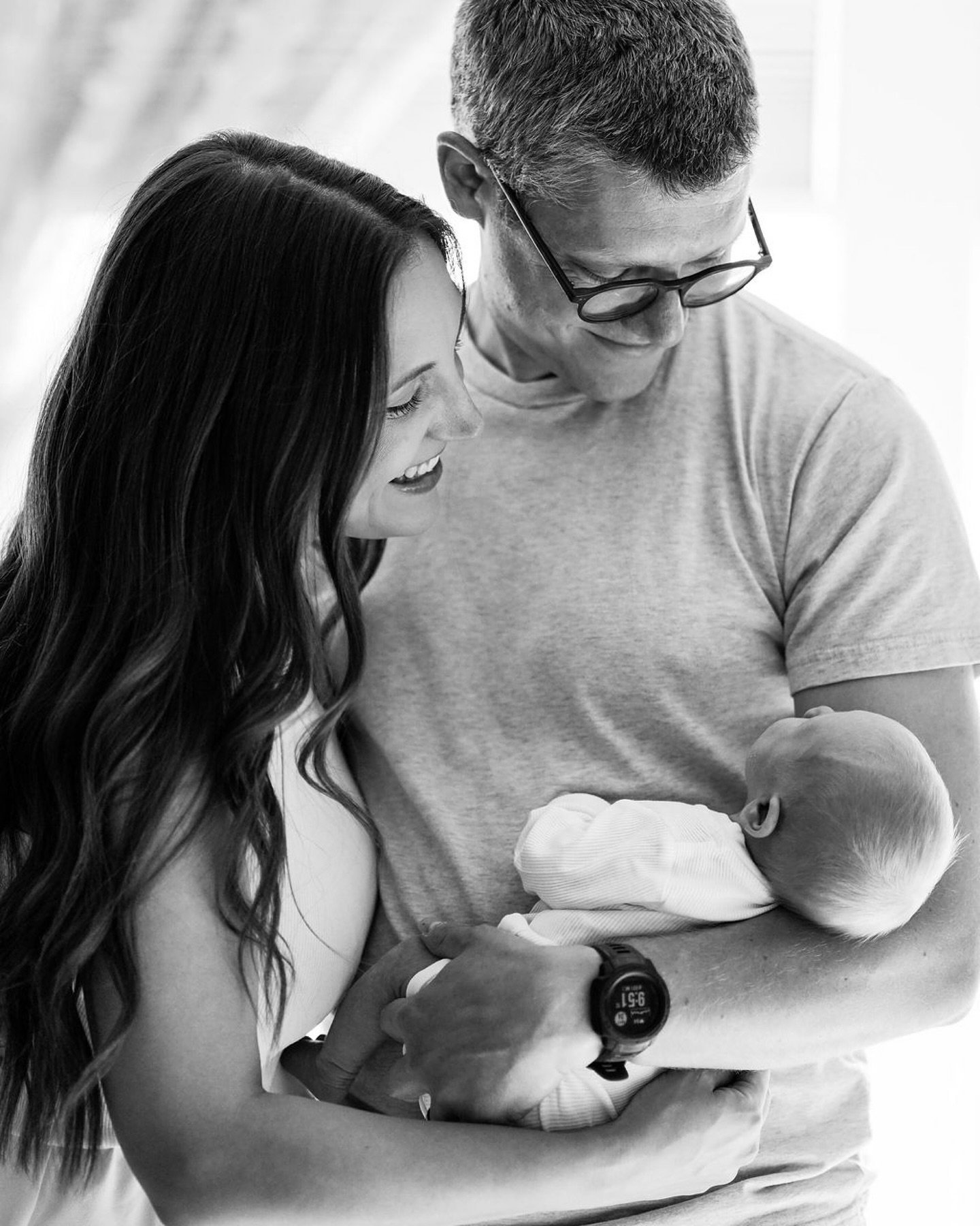 The third installment for the amazing Snow family welcoming baby Everett home! I have had the best time working with this family over the past few months and can&rsquo;t wait to work with them again! 
.
.
.
#newborn #newbornphotography #newbornsessio