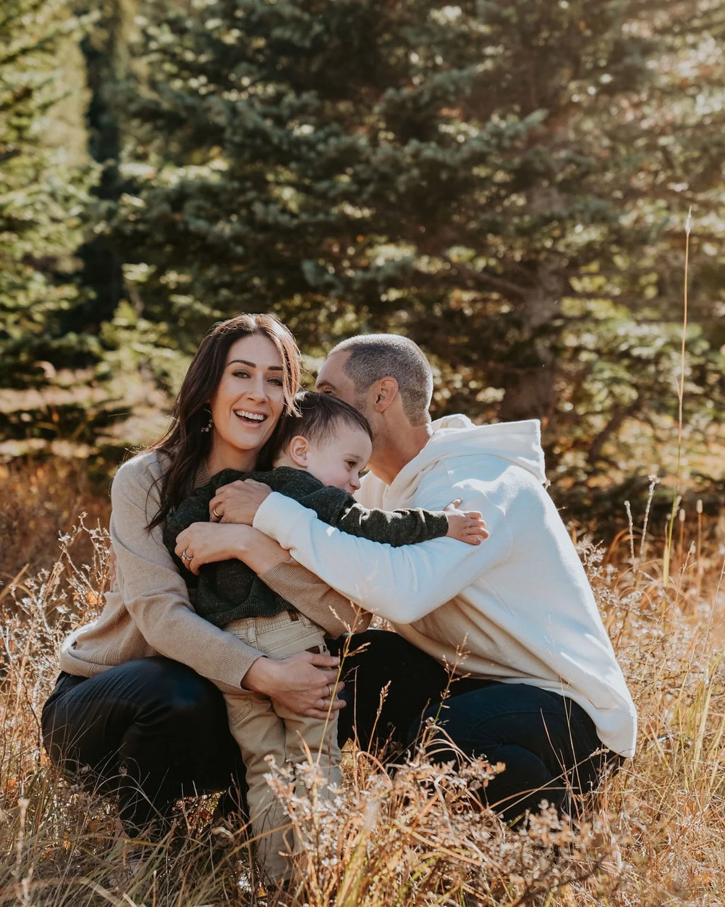 Another amazing family shoot this fall with my lovely clients @leah.rutigliano &amp; @rutiglianoj22 🤍 Although there was unrelenting wind this day, I am still so happy with how these images turned out! Happy Fall Everyone 🍁
.
.
.
#familytime #famil