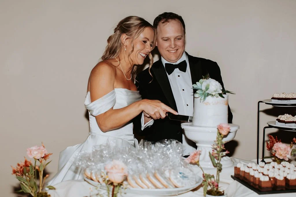 EllieandJakeWedding_Cake-11.jpg