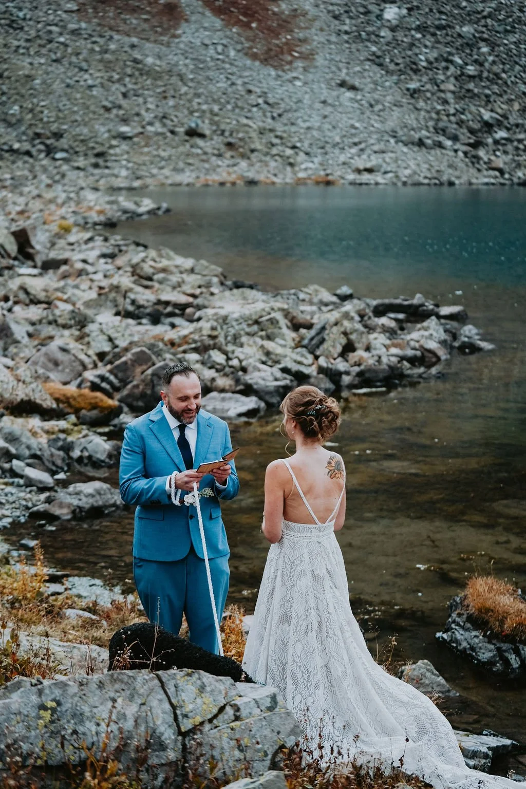 AngelaandEric_CeremonyandHikeDown-026.jpg