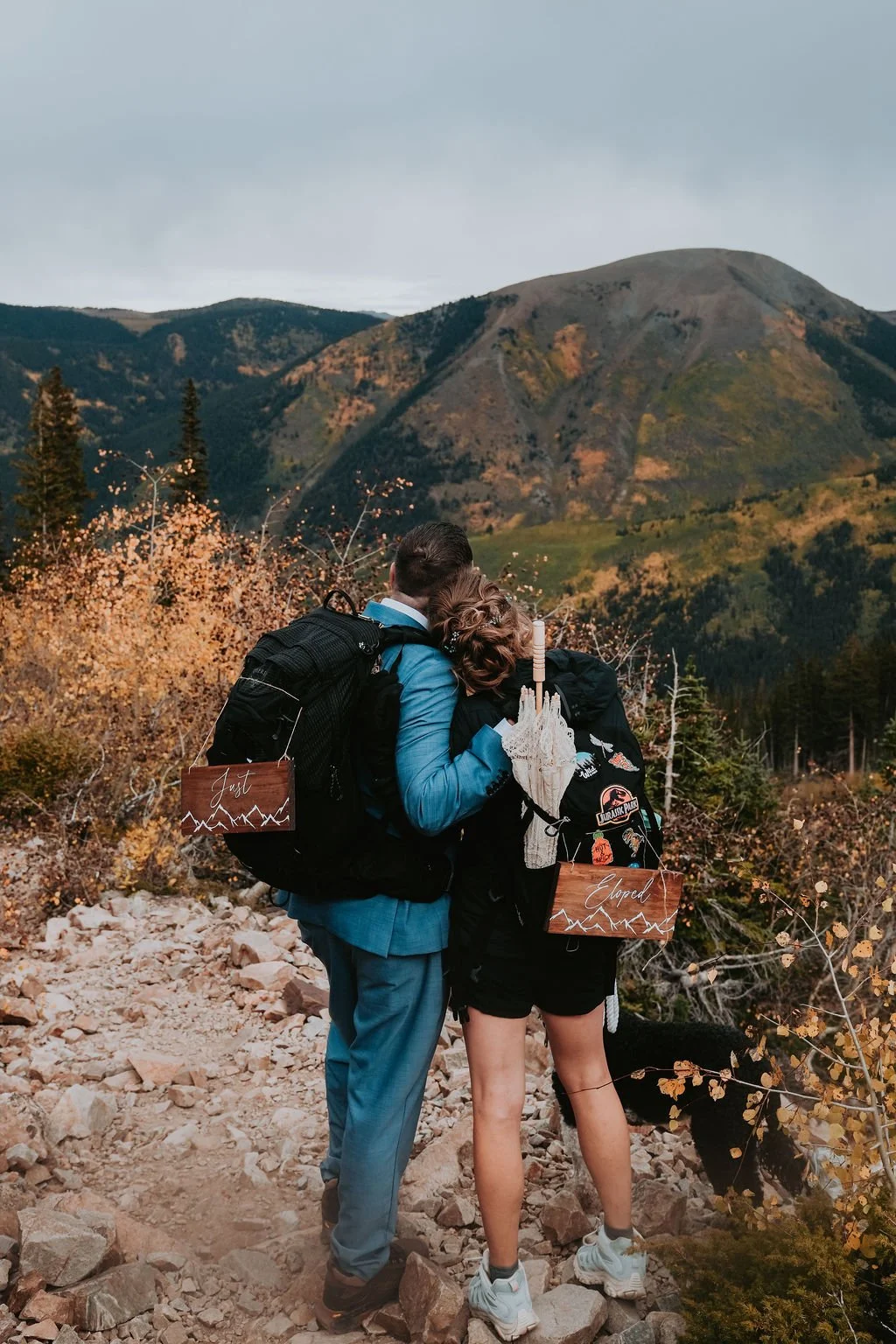 AngelaandEric_CeremonyandHikeDown-104.jpg