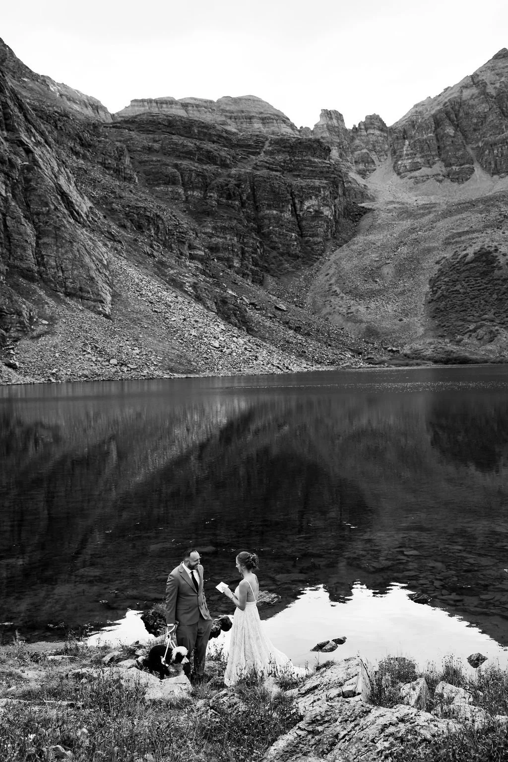 AngelaandEric_CeremonyandHikeDown-146.jpg