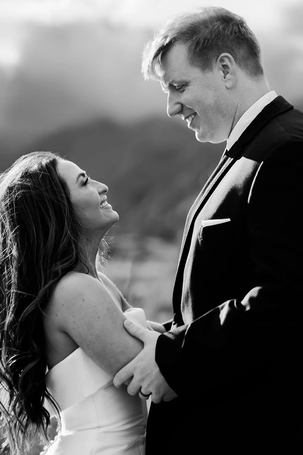 Gabi&Jordan_FieldsandStreams-42.jpg