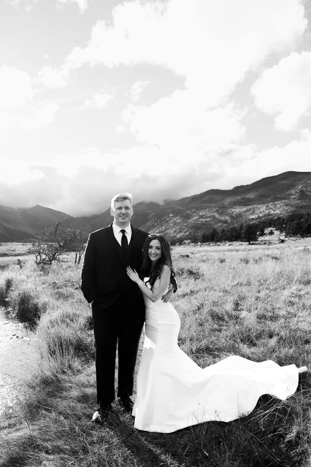 Gabi&Jordan_FieldsandStreams-82.jpg
