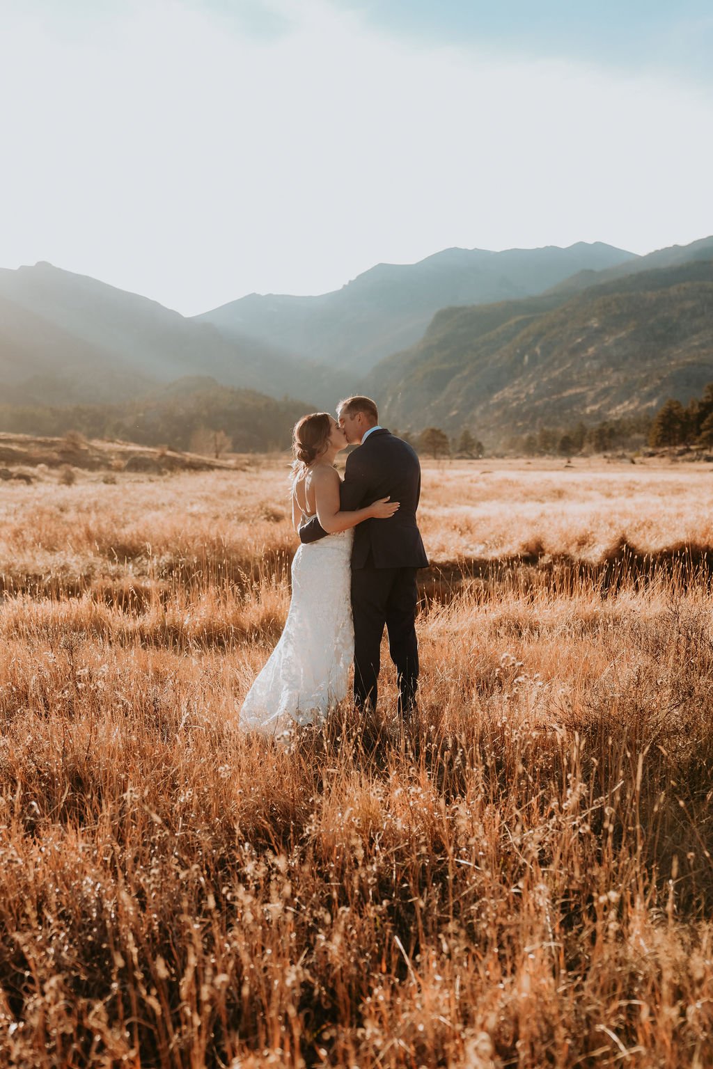 BrieandConnor_MorraineParkGoldenHour-13.jpg