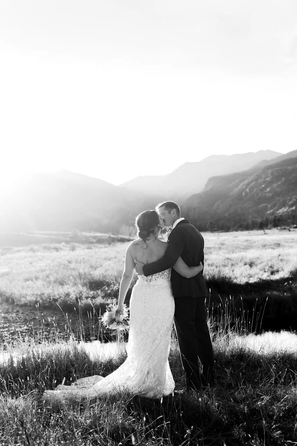 BrieandConnor_MorraineParkGoldenHour-158.jpg