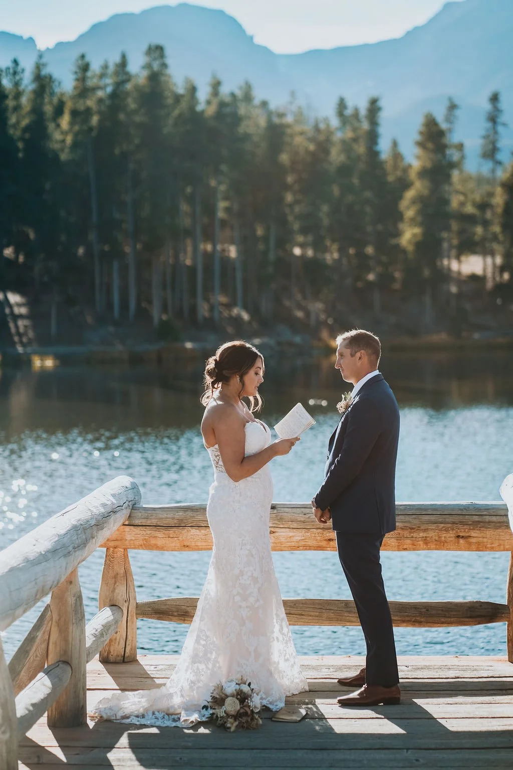 BrieandConnor_SpragueLakeandVows-005.jpg