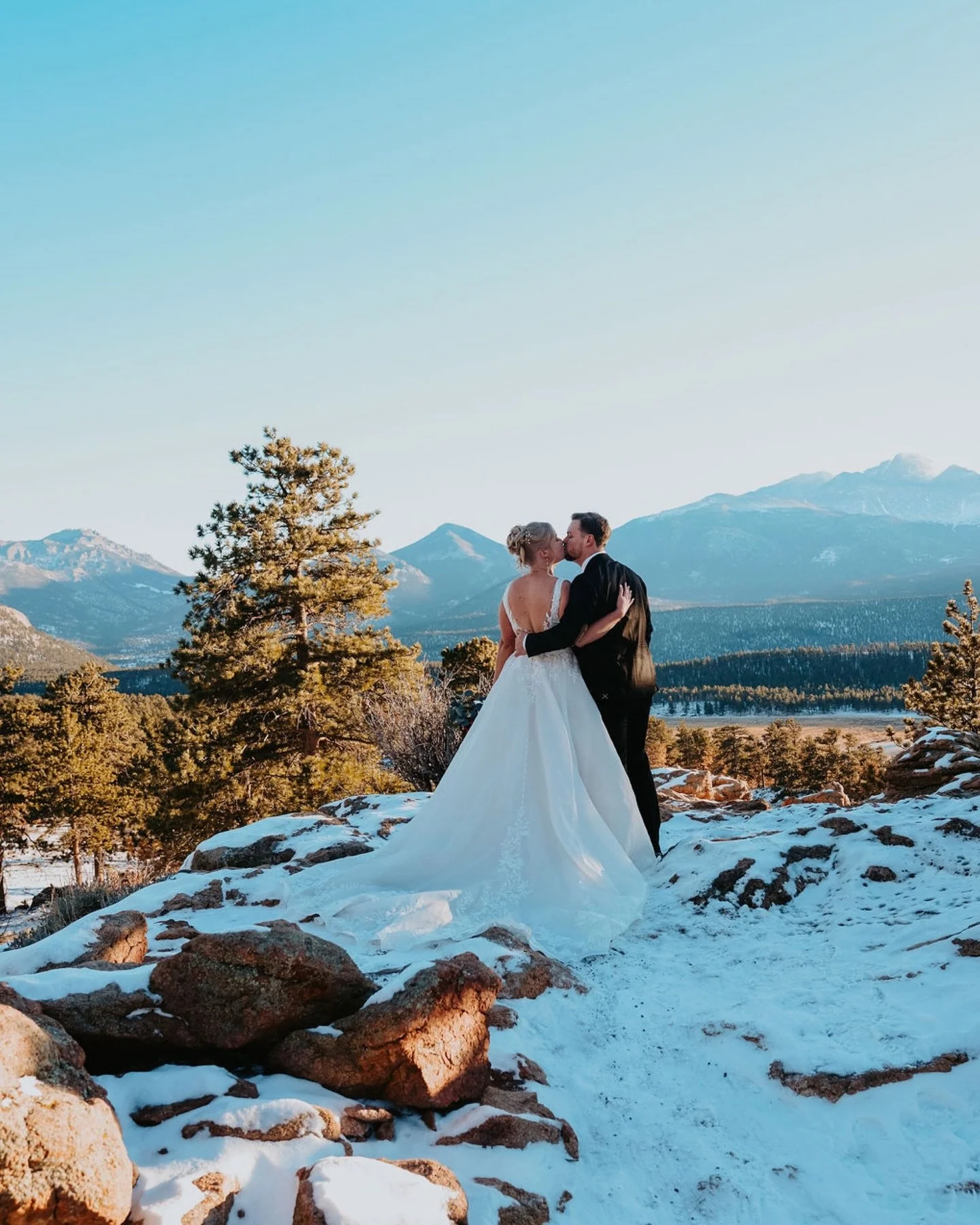 The coldest and most beautiful elopement day spent with Kelsey and Brandon. From breakfast and writing their vows to a snowscape ceremony and gorgeous sunset hues, this day was one for the books. Congrats Kelsey and Brandon 🤍🤍🤍
.
.
.
#elopmentphot