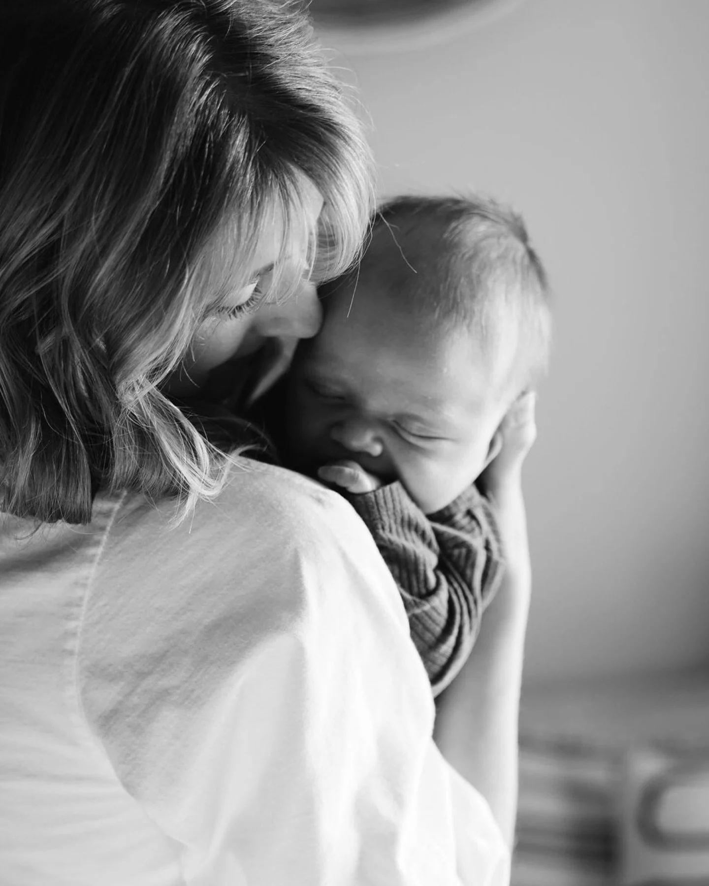 So much fun photographing the Hamzallari family, party of 3! I tested out my new Nikon F3 film camera as an offering for when I return from Australia and am OBSESSED. Reach out for more information on newborn sessions! 
.
.
.
#newborn #newbornphotogr