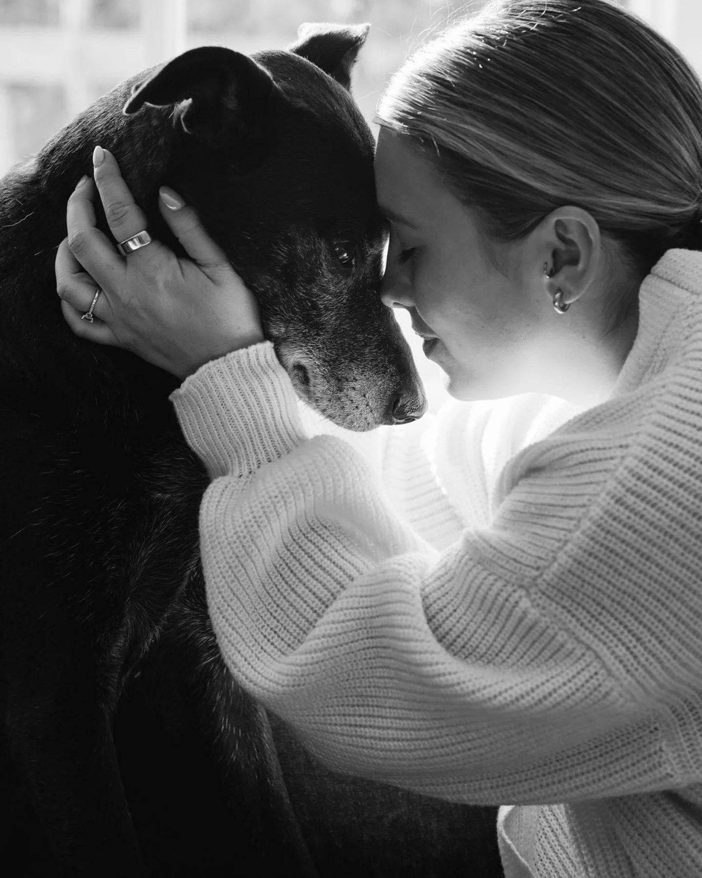 There is nothing quite like the love of a dog 🤍
.
:
.
#dogsofinsta #dogsofinstagram #dogmomlife #dogmama #dogmoms