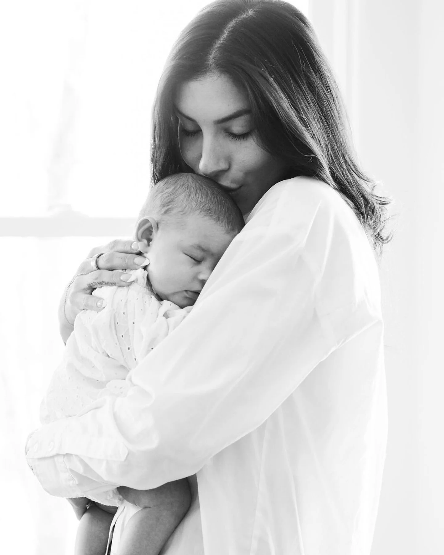 The most beautiful family! Look at their daughter&rsquo;s expressive eyes and face! I simply cannot. Loved working with this cutie fam! Congrats on your newest addition ❤️
.
.
.
#newborn #denvernewbornphotographer #denvernewbornphotography #coloradon