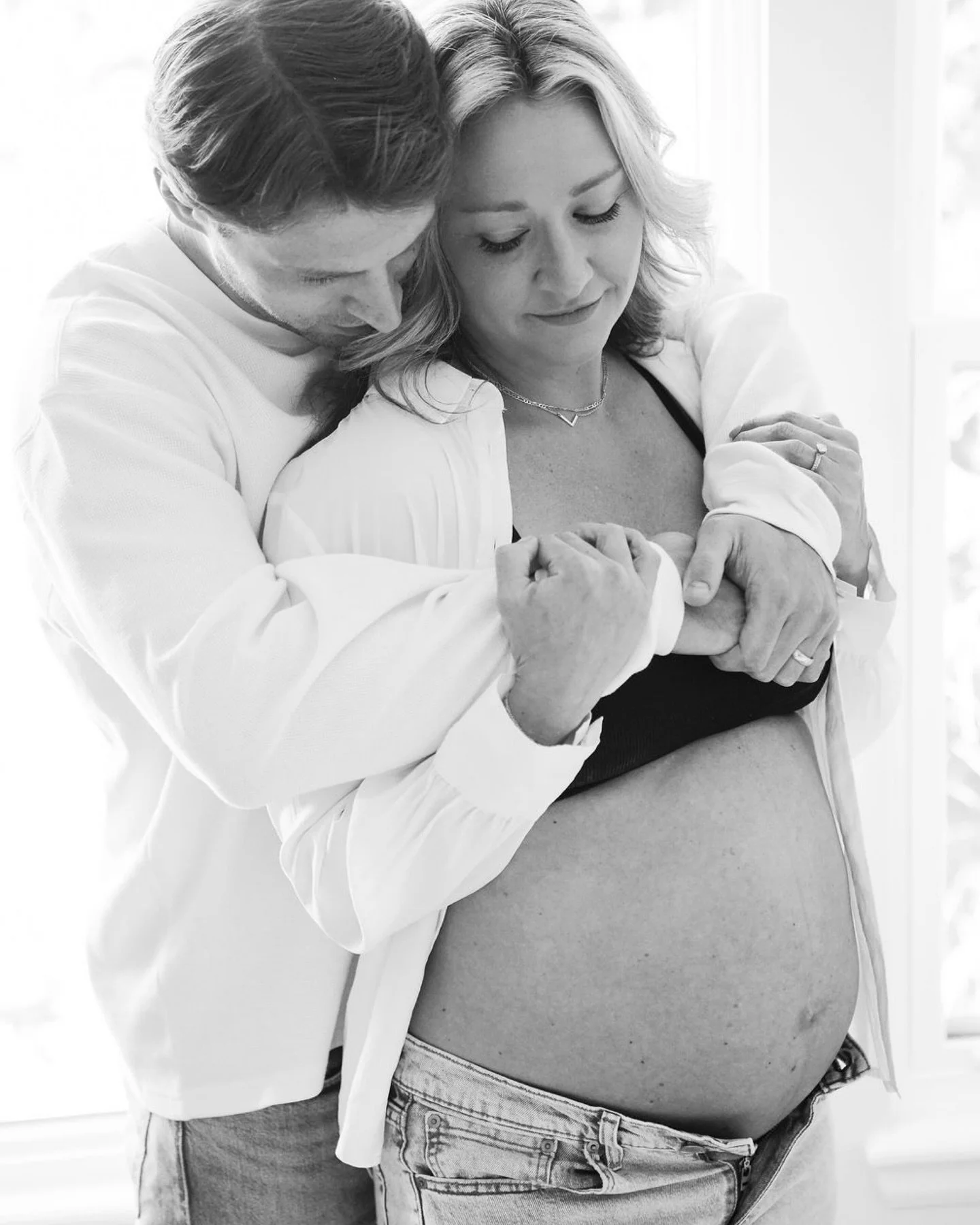 Thinking about a maternity Photoshoot? I always suggest just doing it. You want to document the excitement of those final waiting moments before your little one arrives!  Congrats @kim.leporatti &amp; @lepobugatti !!
.
.
.
#maternityphotoshoot #color