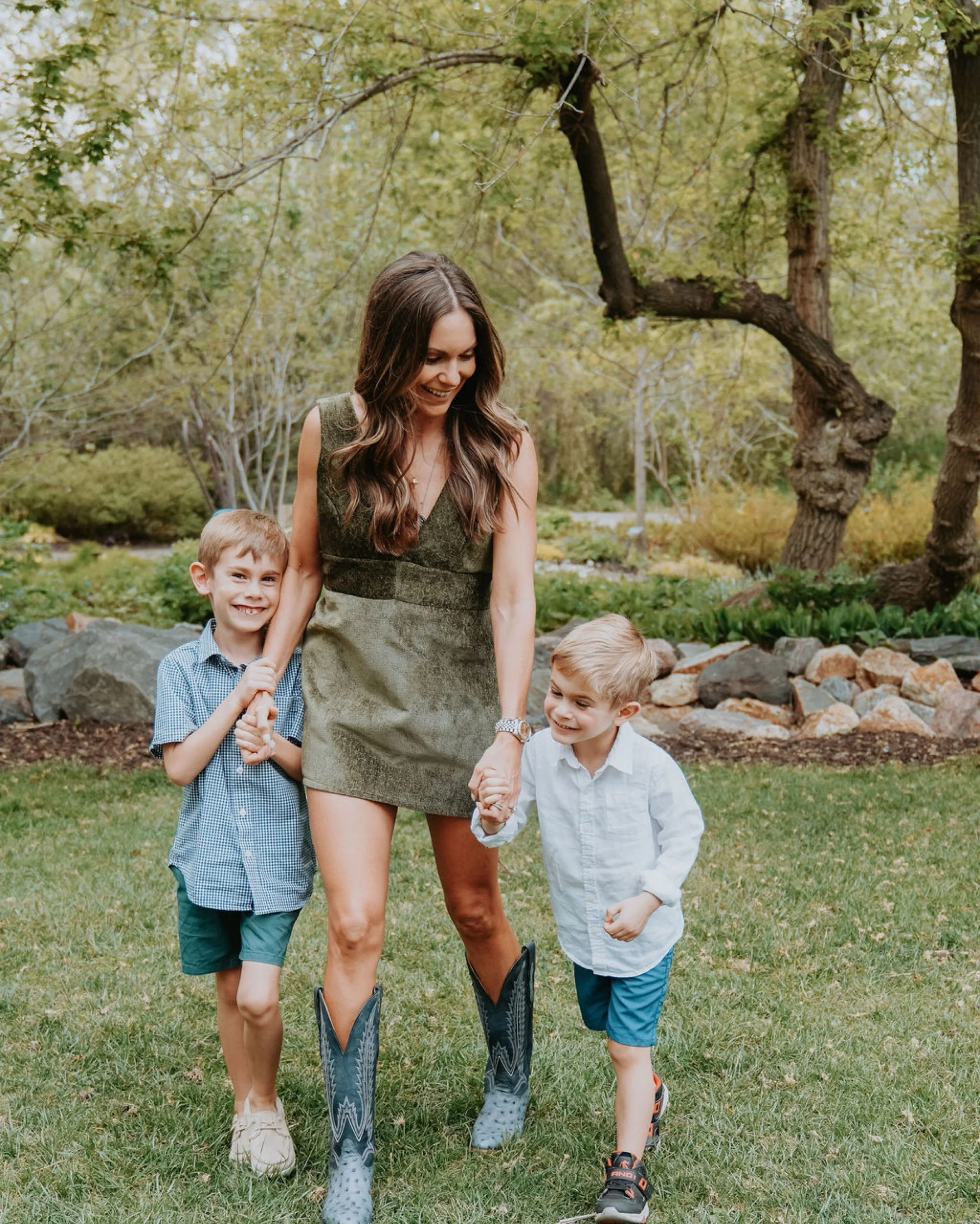 Another fun Mother&rsquo;s Day session a few weeks back! I love working with my repeat clients so much that I have built in grandfathered pricing for them! My books are almost closed up until August, if you were thinking about scheduling contact me t