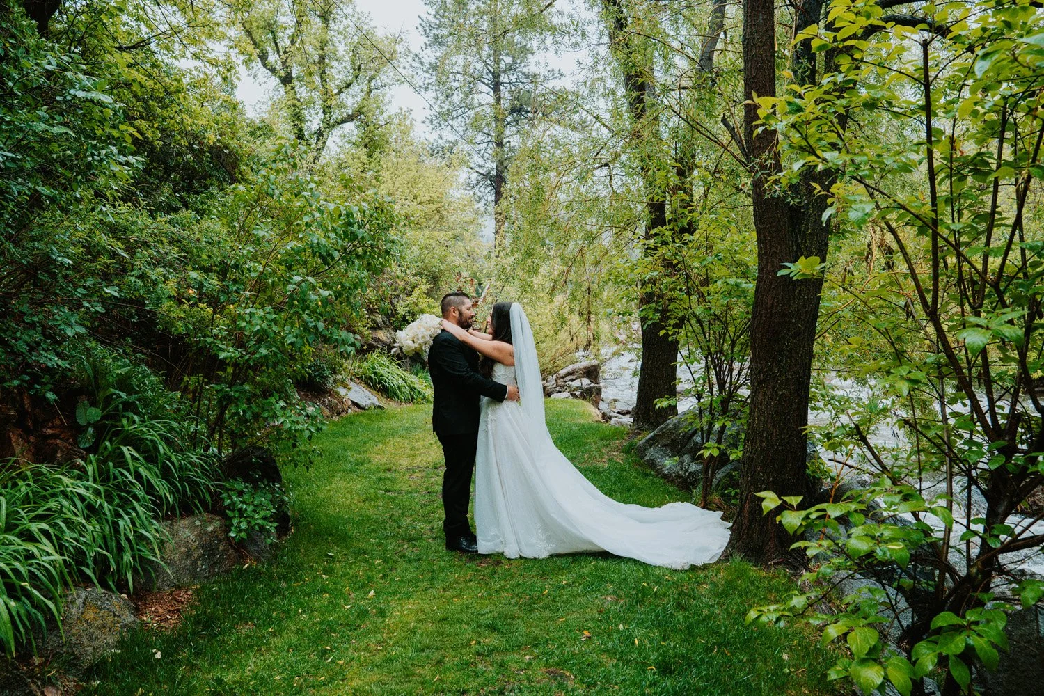 Erin&Eric_Couple-5.jpg