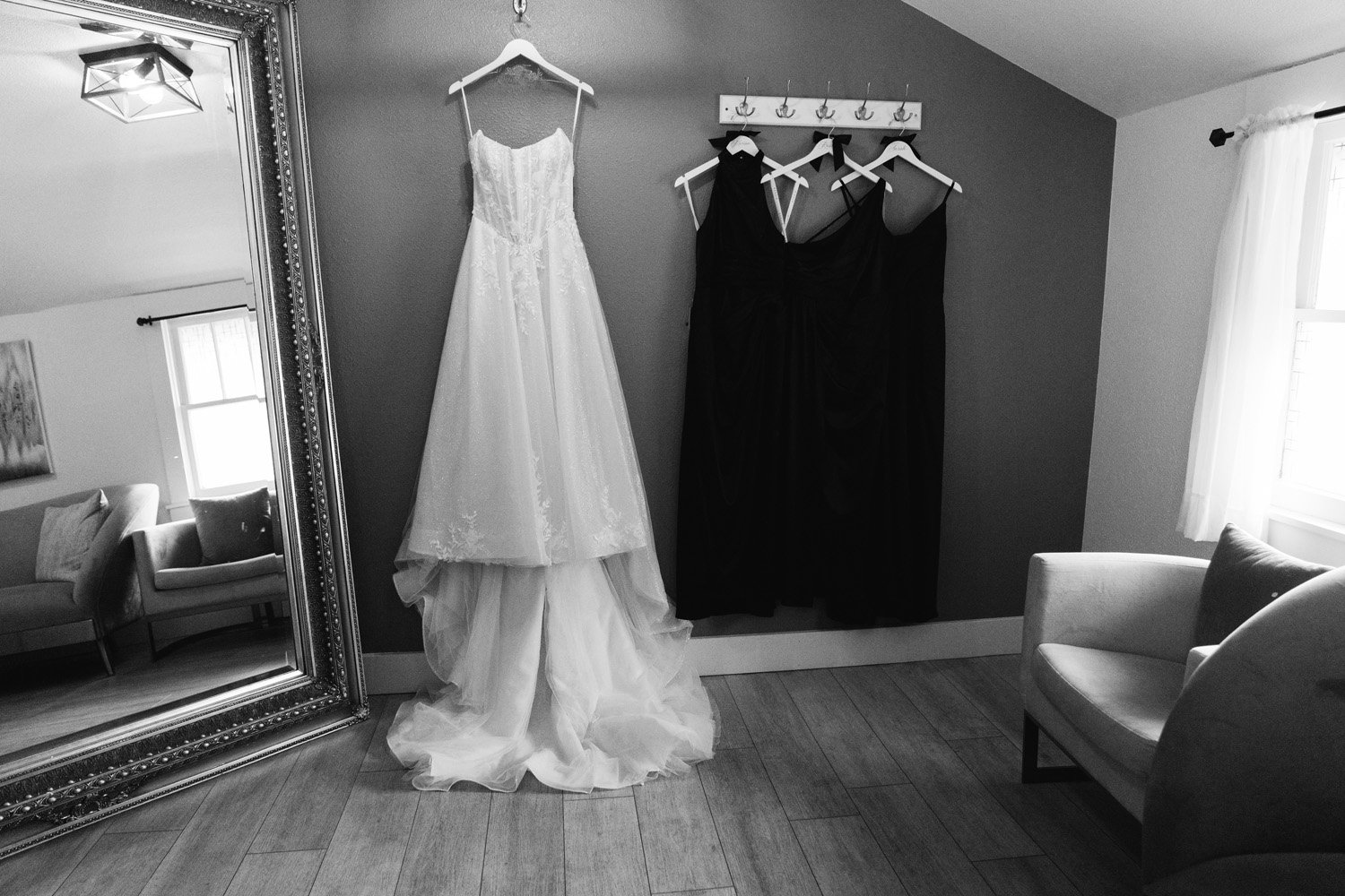 Erin&Eric_GettingReadyandDetails-104.jpg